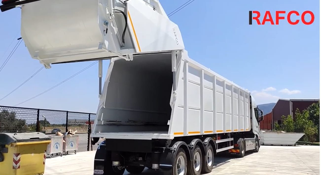 RAFCO RCT Compactor Trailer — Remolque, En servicio