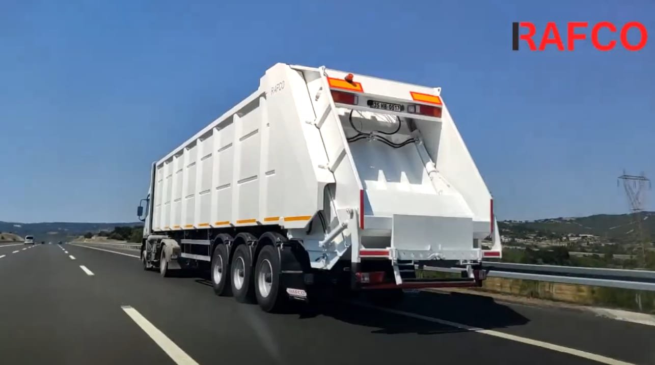 RAFCO RCT Compactor Trailer — Remolque, En servicio