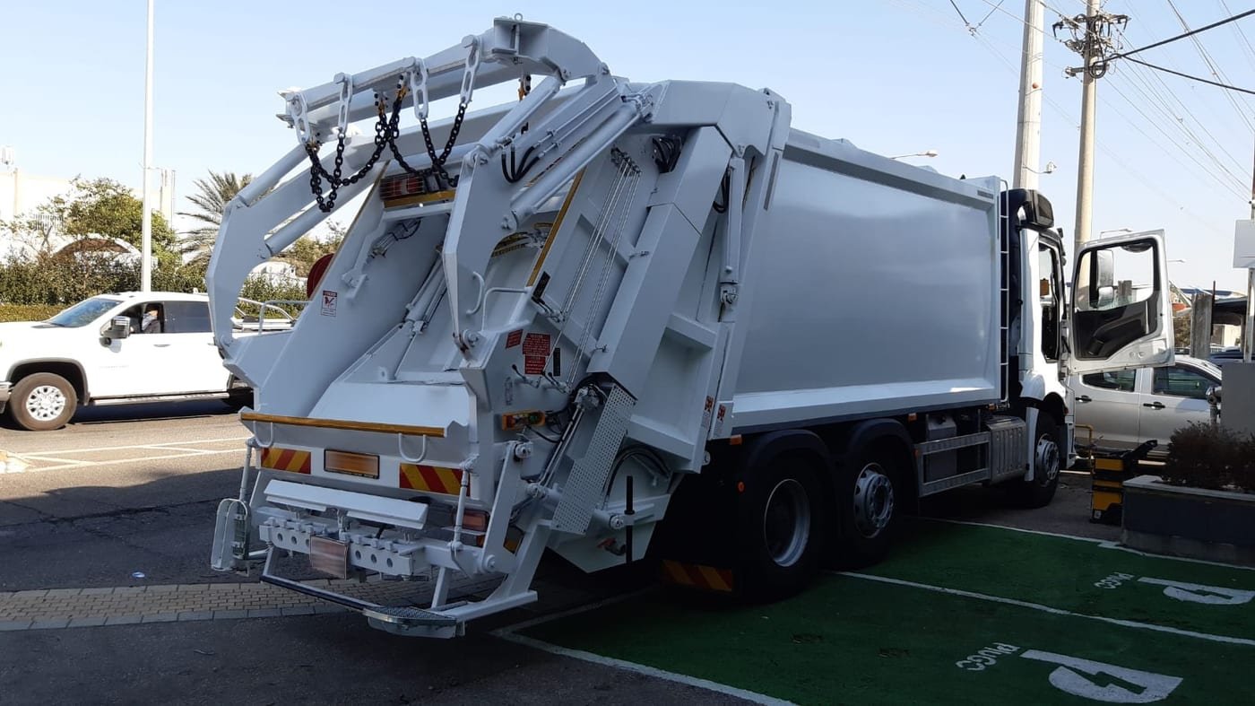 RAFCO XPress — 26 m³ · Insignia, En servicio