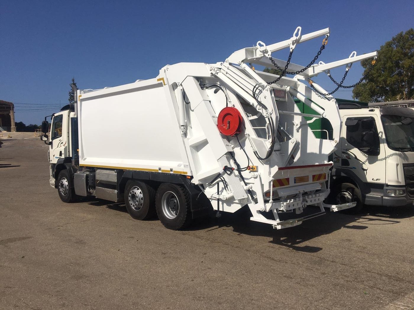 RAFCO XPress — 26 m³ · Insignia, En servicio